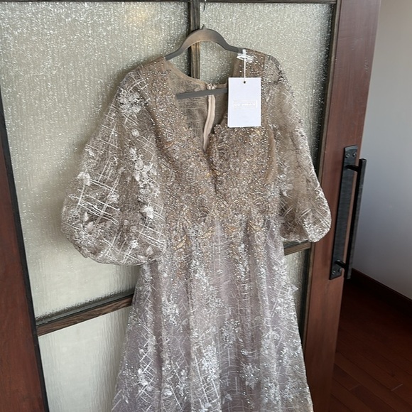 Mac Duggal EMBELLISHED PLUNGE NECK PUFF SLEEVE A LINE GOWN size 10 $798 Mocha - Picture 7 of 12